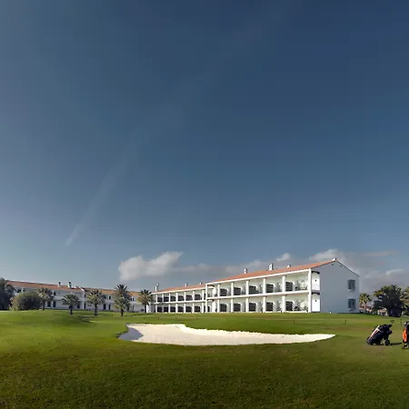 De Golf מלון
