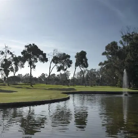 Hotel De Golf 4*