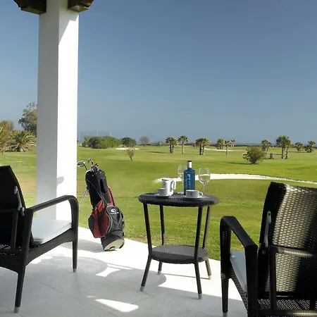 De Golf מלון 4*