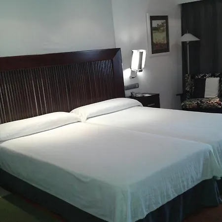 Hotel De Golf 4*
